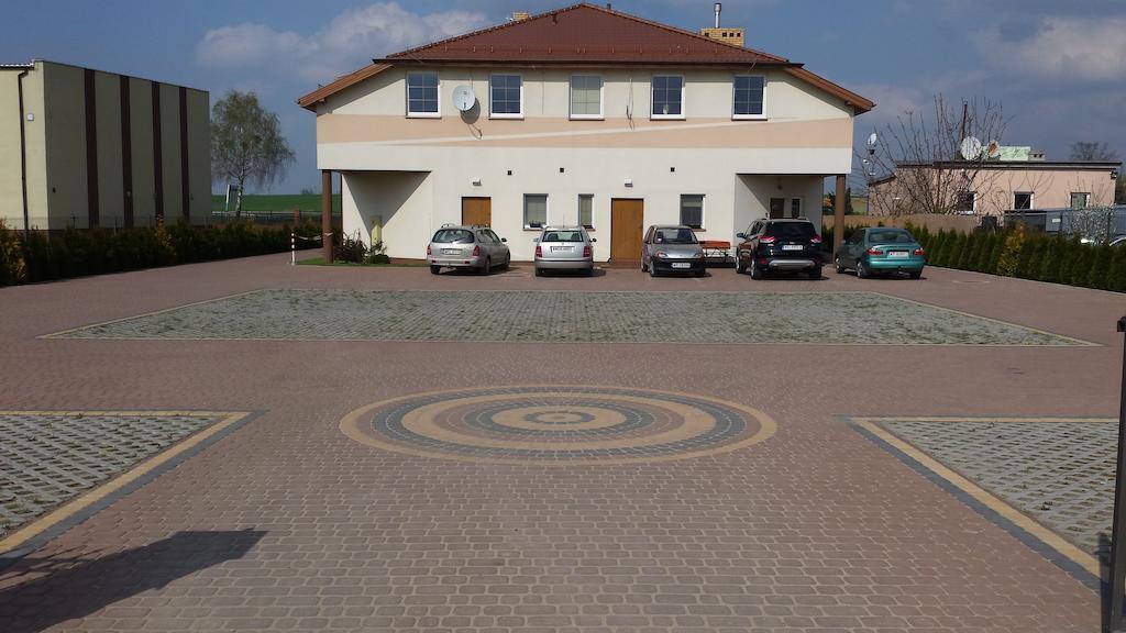 פלוק Restauracja Motel Halka מראה חיצוני תמונה